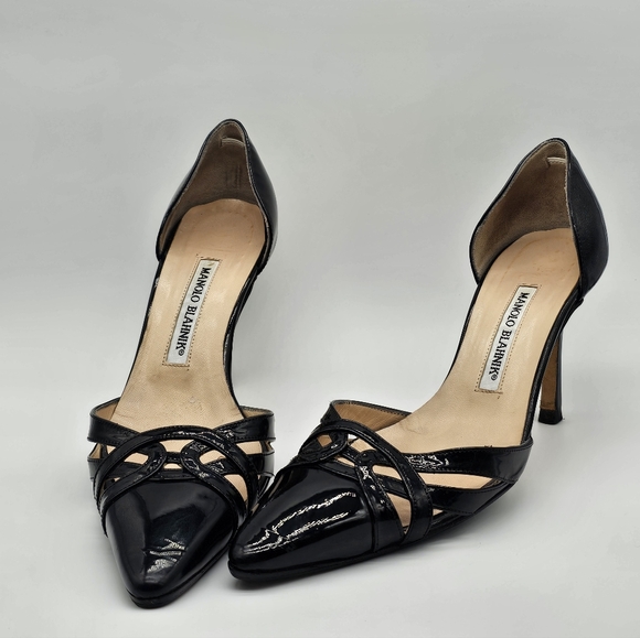 Manolo Blahnik Glossy Black Heels - Picture 2 of 4